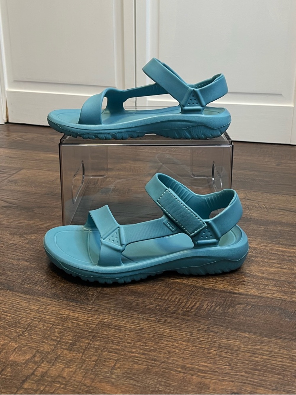 Teva Unisex Hurricane Drift Sandals  Size Women’s 9Mens 7
Color Blue
